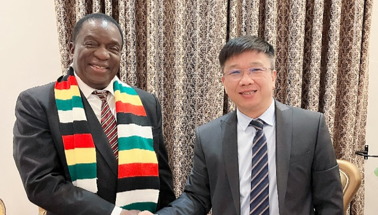 津巴布韋總統(tǒng)親切會見威廉體育集團(tuán)董事長王平衛(wèi)